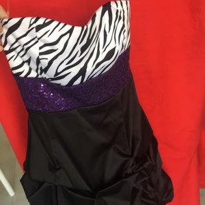 ⬇️ NWT Preteen/teen semi dress black/zebra/purple